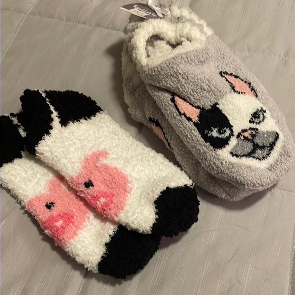 Gray and White Cozy Slippers with Soft Padding